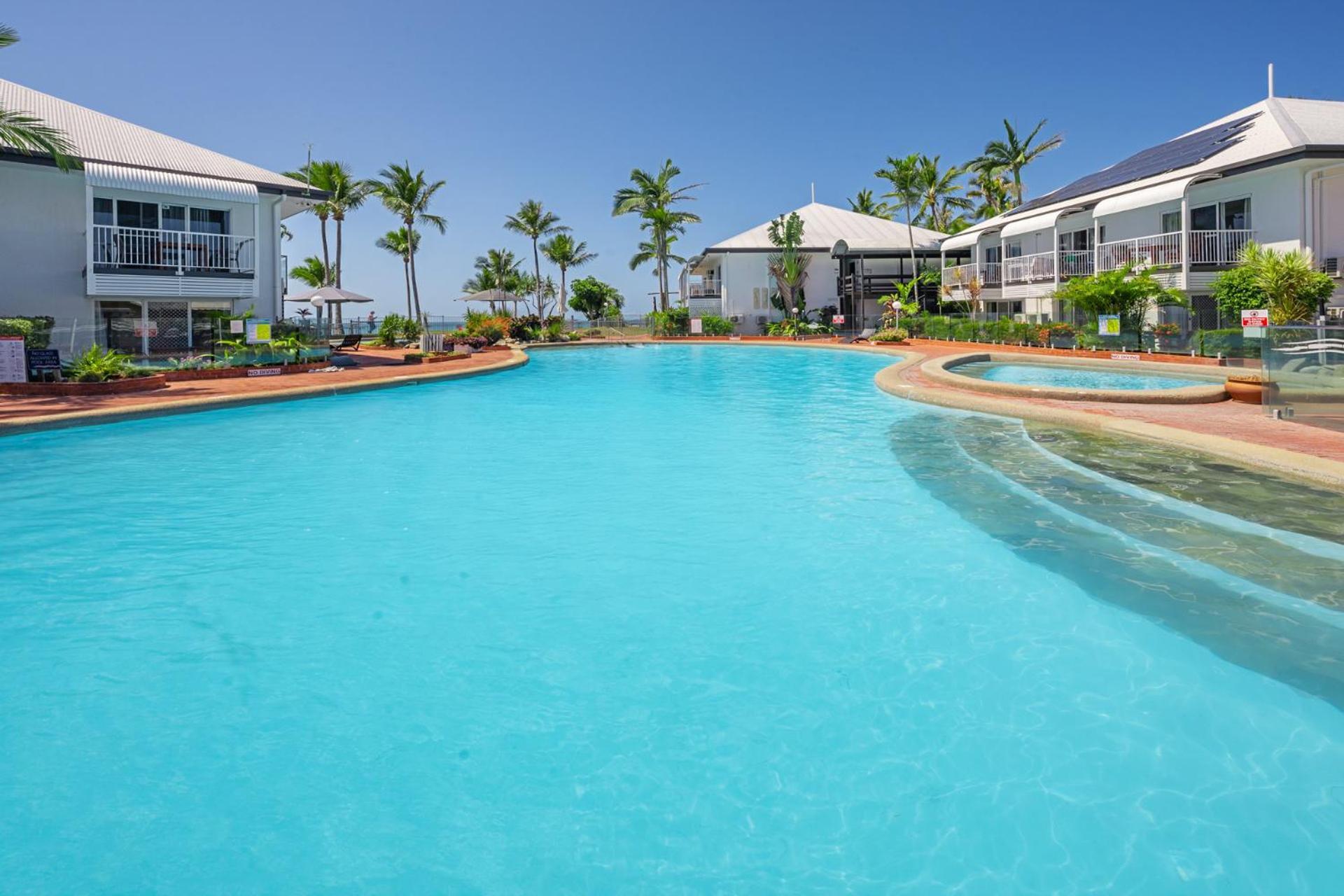 The Resort At Dolphin Heads Маккай Экстерьер фото