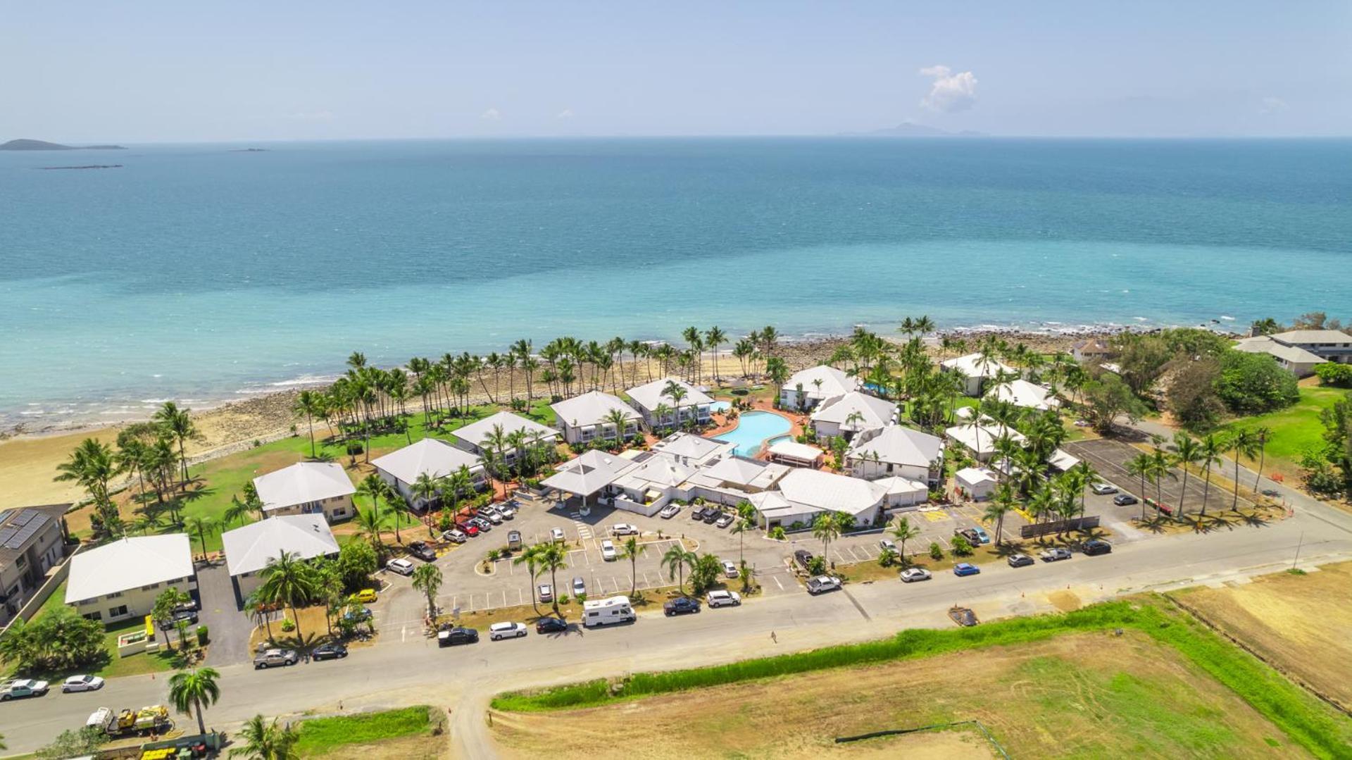 The Resort At Dolphin Heads Маккай Экстерьер фото